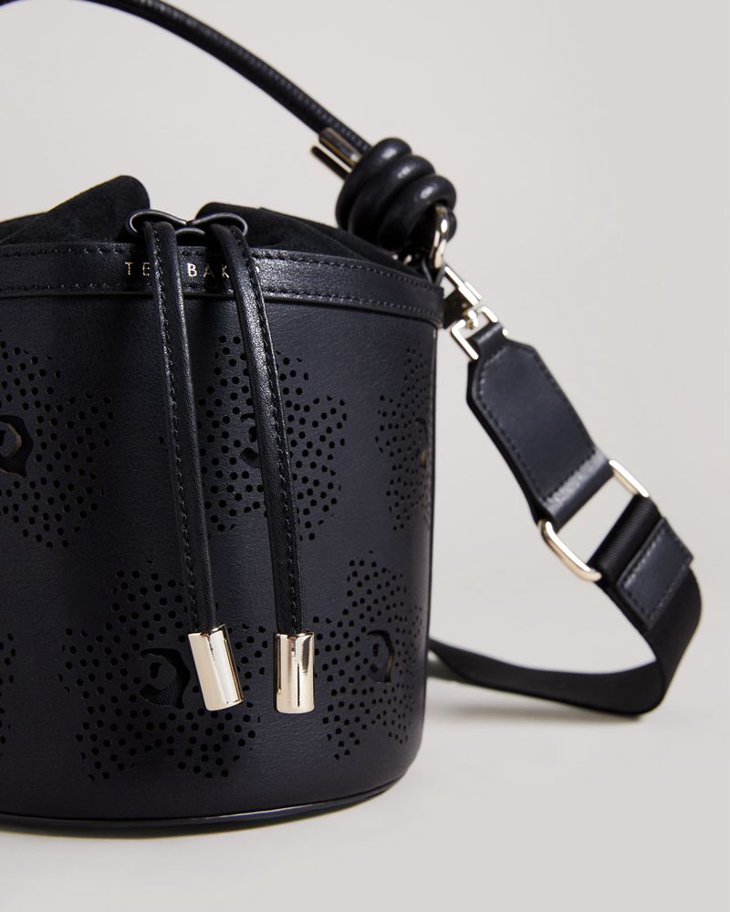 Ted Baker Tyahla Floral Laser Cut Detail Bucket Crossbody Väska Dam Svarta | PVJ-983256